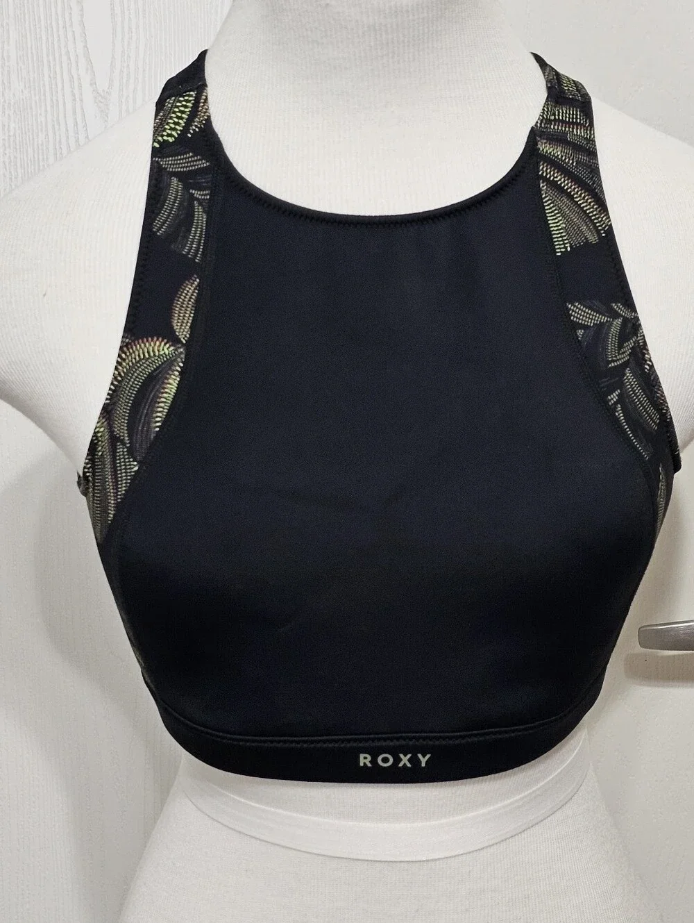 Roxy Pro Wave black crop bikini top Size M